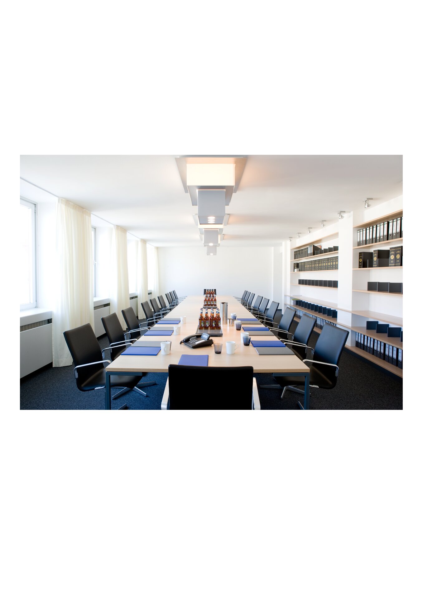 Konferenzraum, Laengsansicht