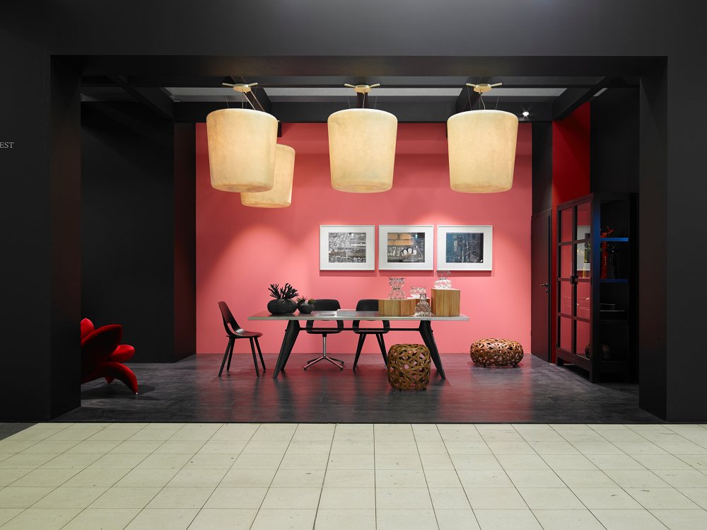 Esszimmer, korallrote Wand