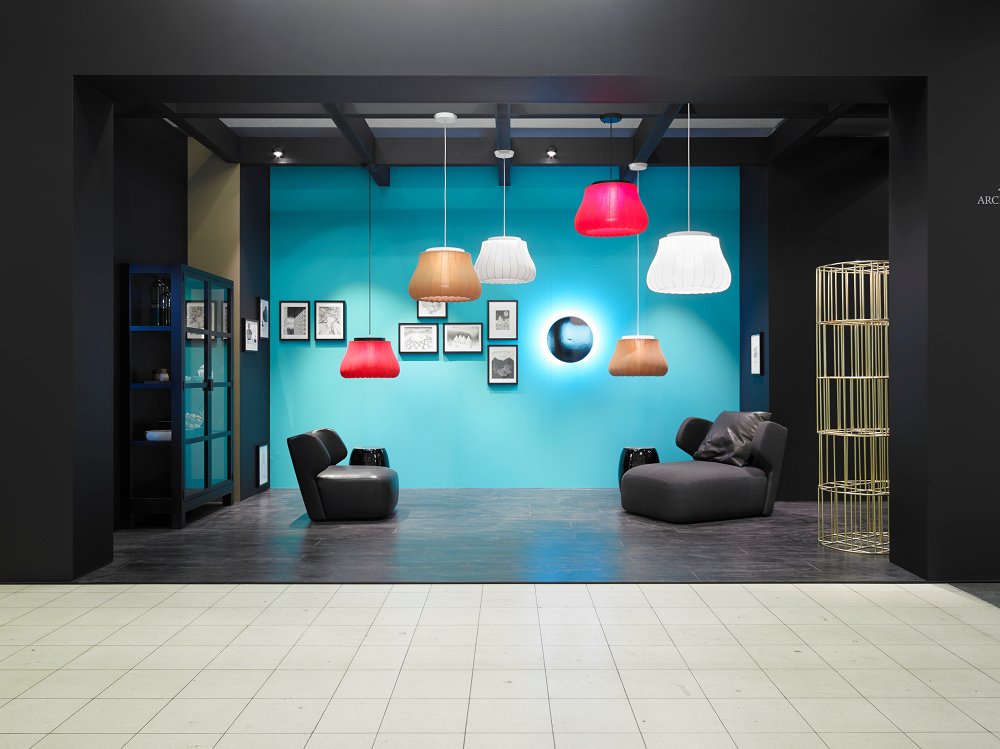 Wohnzimmer, türkise Wand