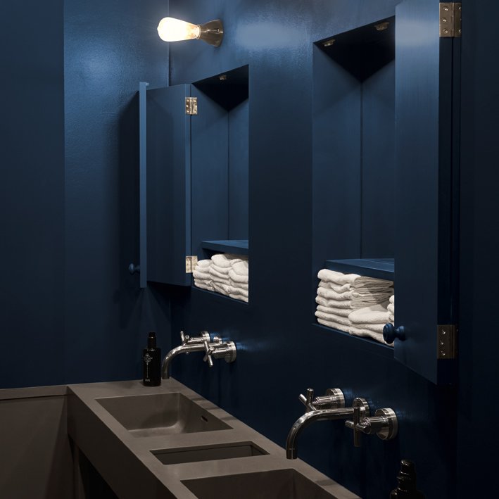 WC, Tiefblau