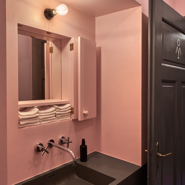 WC, Altrosa
